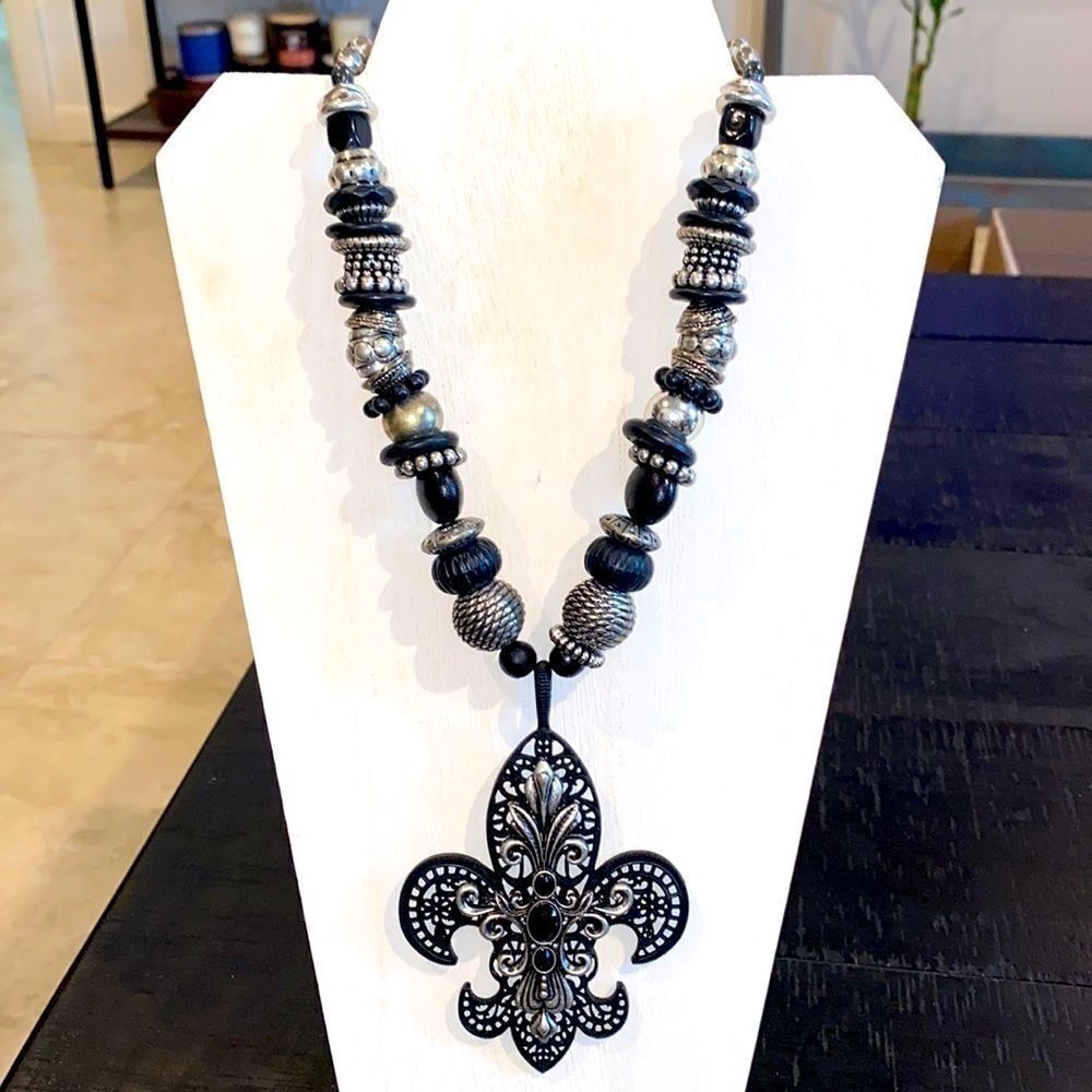 Fleur De Los Black Silver Disk Bead Western Statement Necklace